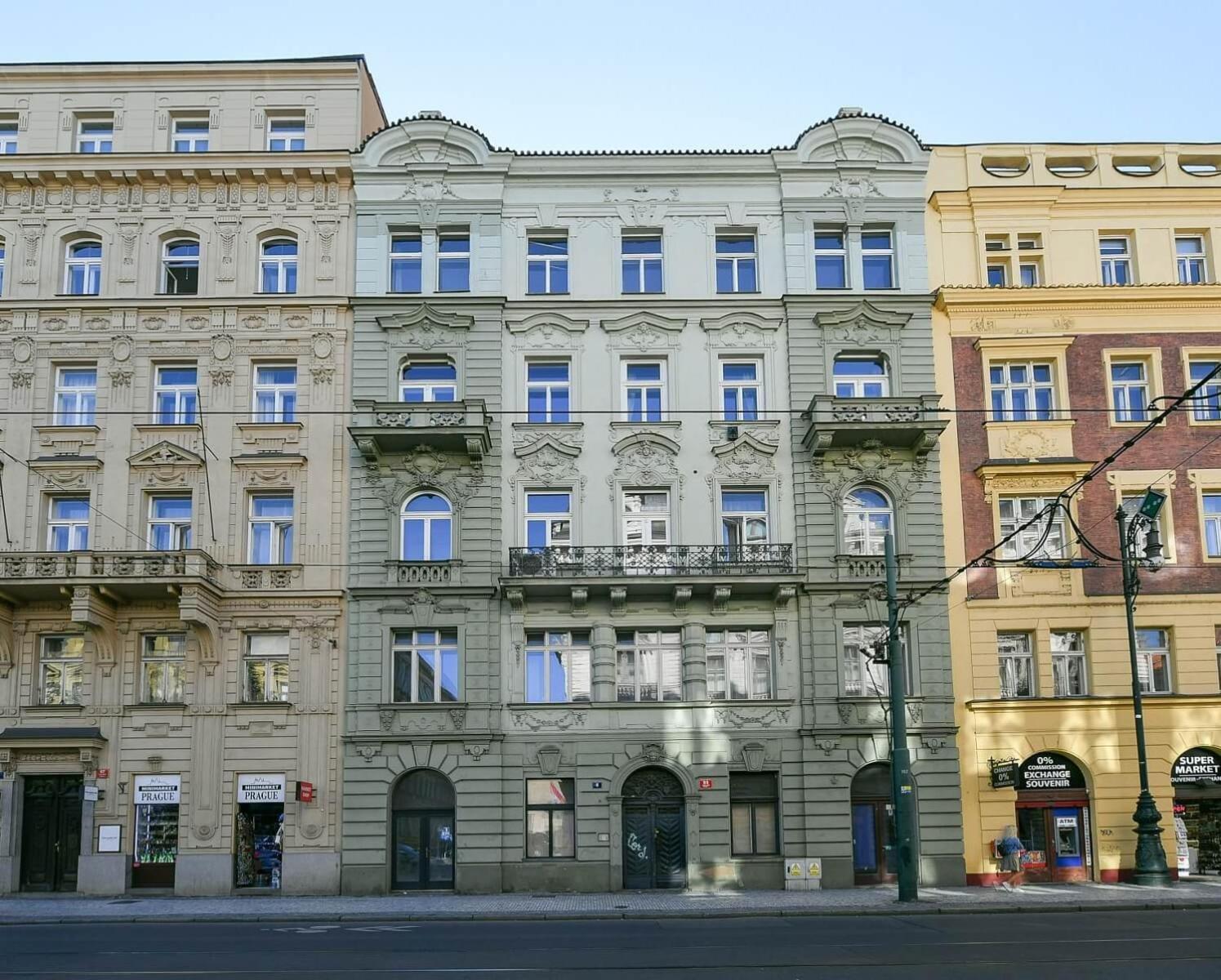 Four Reasons * Praha